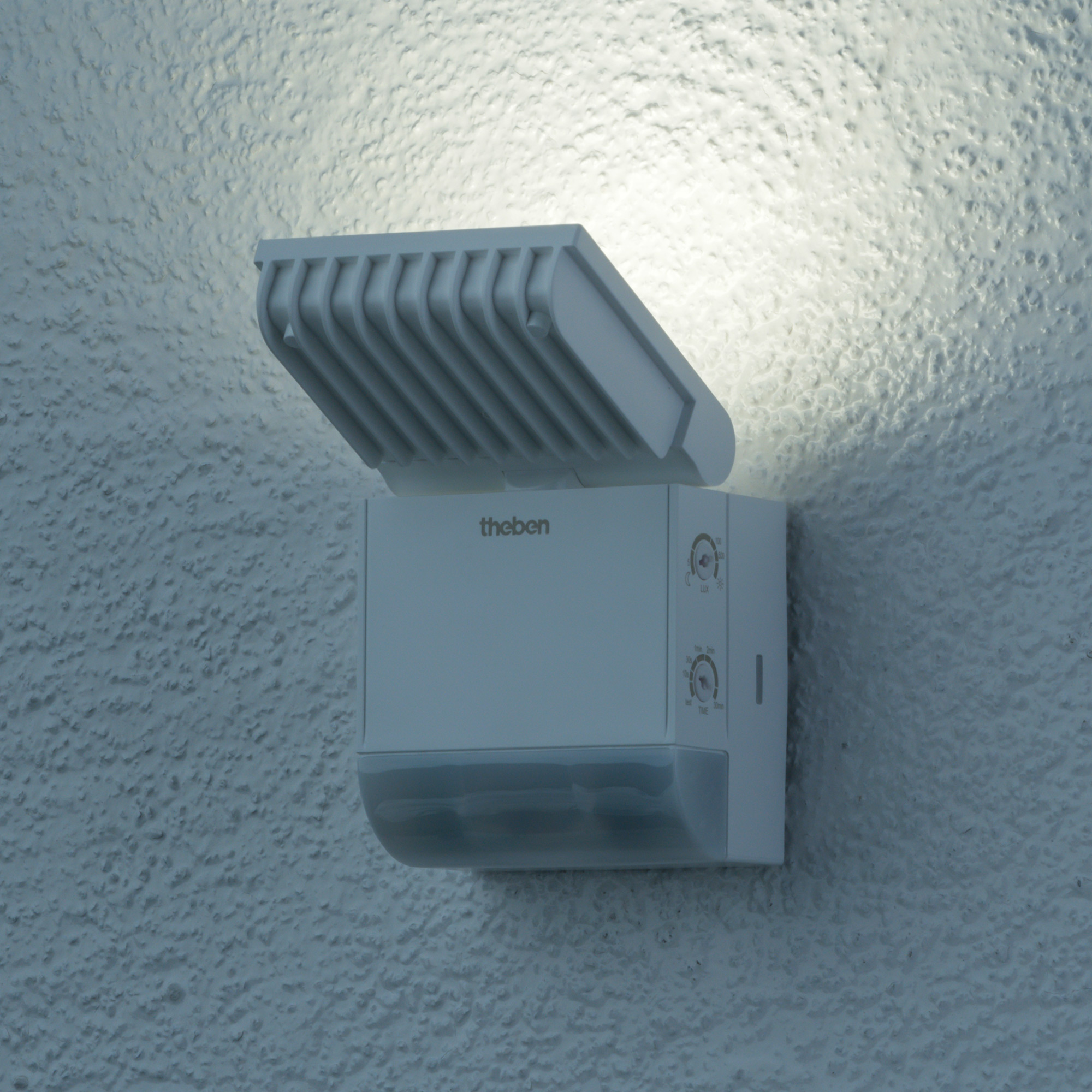 Theben theLeda S8-100 WH LED-Strahler dreh-/schwenkbar, Bewegungsmelder, 4000 K neutralweiß 1020800